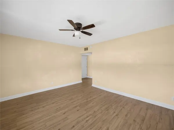 360 PELICAN AVE, Daytona Beach, FL 32118