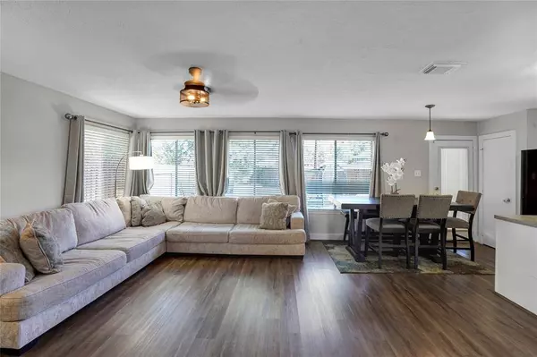 6230 Kings Oaks LN, Humble, TX 77346