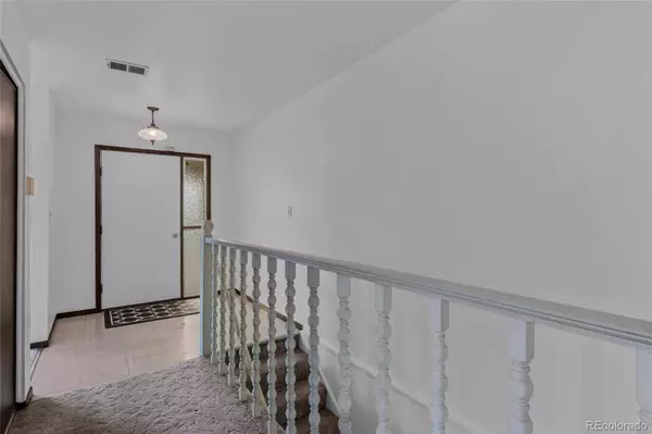 6872 W 69th AVE, Arvada, CO 80003