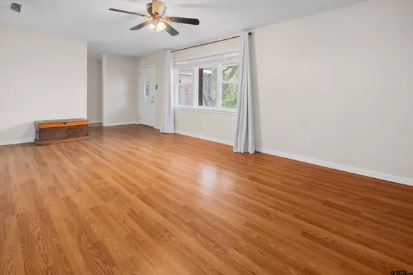 104 Westwood Dr, Troup, TX 75789