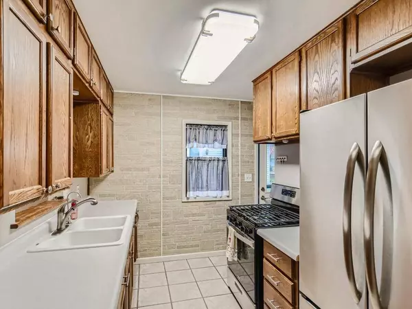 2734 4th AVE E, North Saint Paul, MN 55109