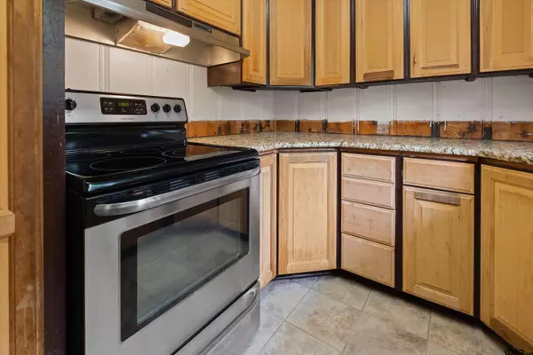 104 Westwood Dr, Troup, TX 75789