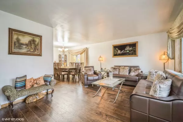 10607 Parkside AVE, Chicago Ridge, IL 60415