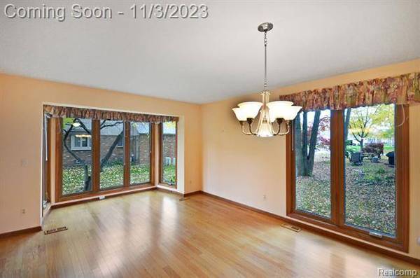 13854 Wellington Drive, Sterling Heights, MI 48313