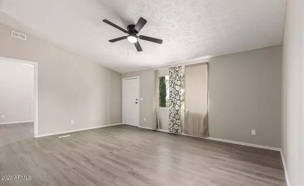 {} W HUNTINGTON Drive, Buckeye, AZ 85326