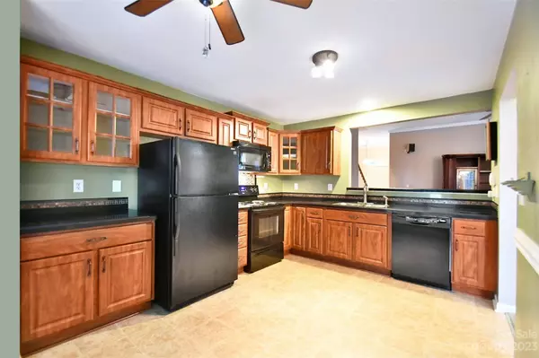 6311 Stoney Valley CT, Charlotte, NC 28269