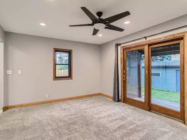 2734 4th AVE E, North Saint Paul, MN 55109