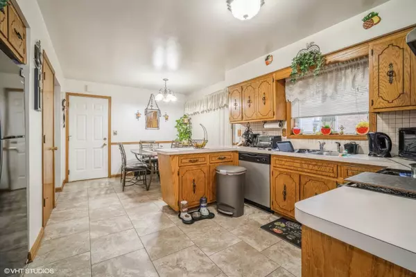 10607 Parkside AVE, Chicago Ridge, IL 60415