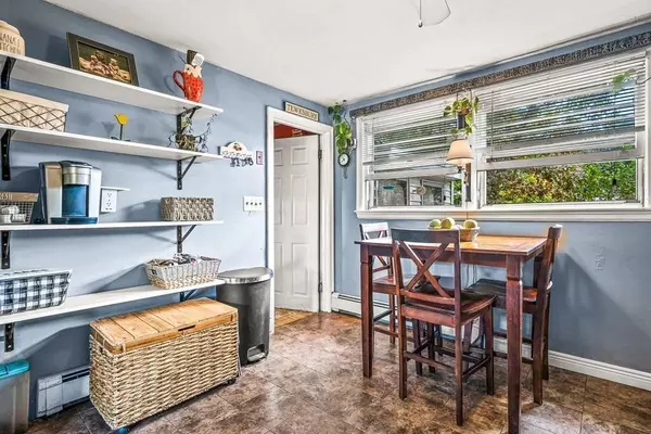 16 Charlotte Rd, Tewksbury, MA 01876