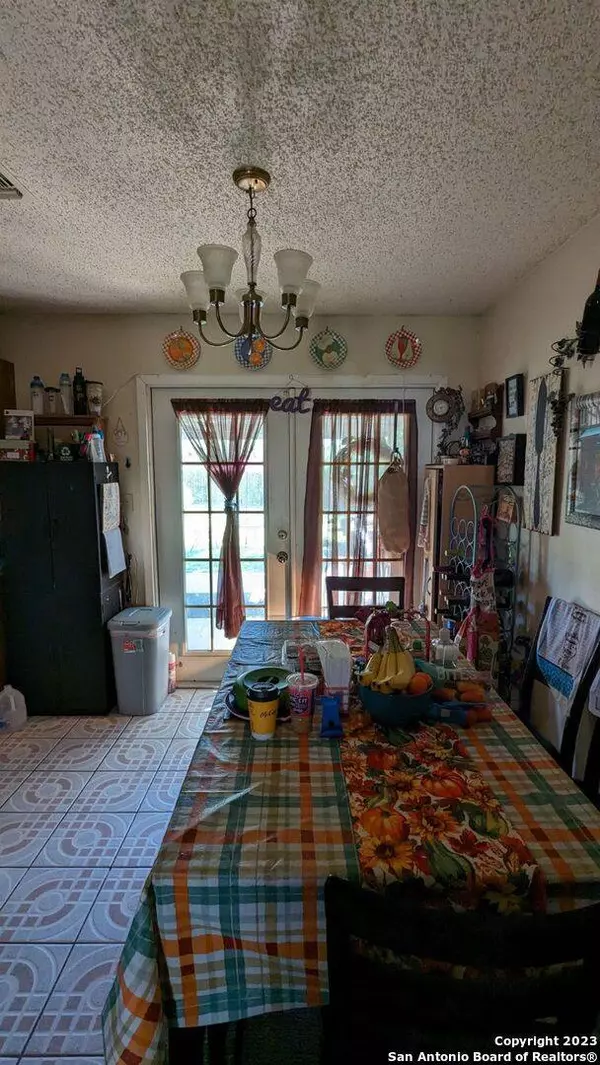 15 Rosebud Circle, Uvalde, TX 78801