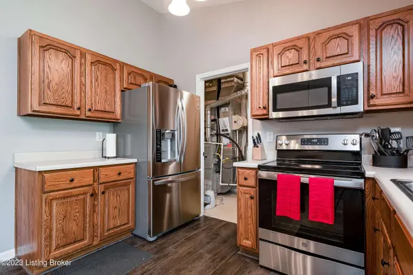 1302 Field Stone Dr, Jeffersonville, IN 47130