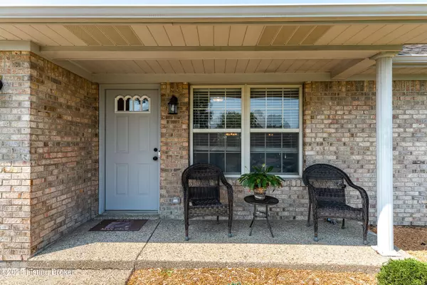 1302 Field Stone Dr, Jeffersonville, IN 47130