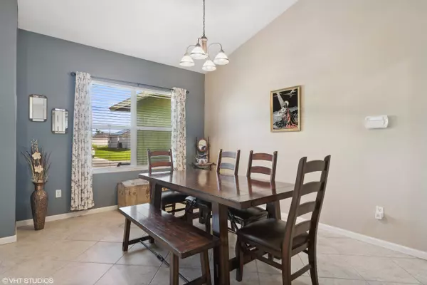 1732 SW Effland AVE, Port Saint Lucie, FL 34953