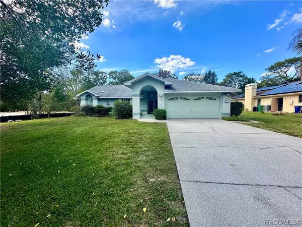 83 Oak Village BLVD, Homosassa, FL 34446