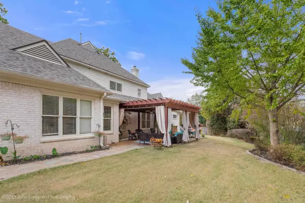 8972 RIVERWOOD FARMS PKY, Memphis, TN 38016