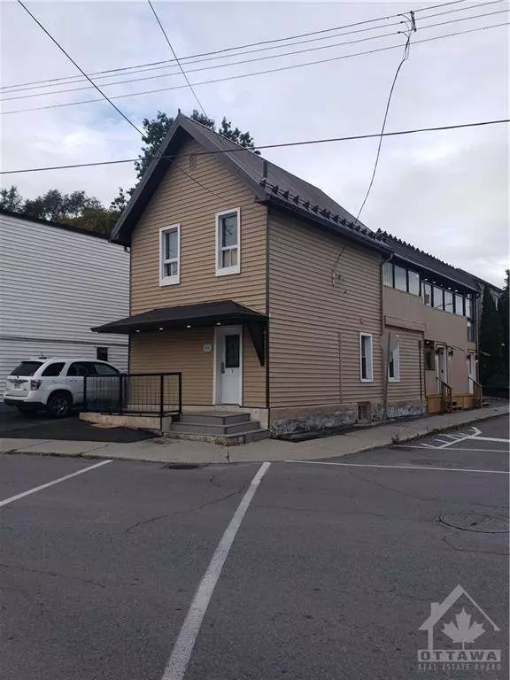 240 MARIER AVE, Ottawa, ON K1L 5R1