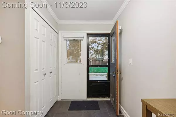 1900 WICKHAM Street, Royal Oak, MI 48073