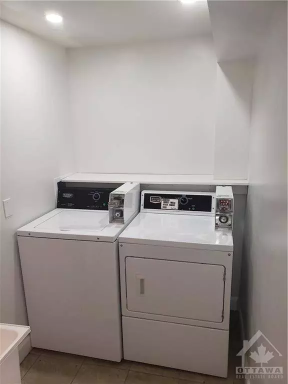 240 MARIER AVE, Ottawa, ON K1L 5R1