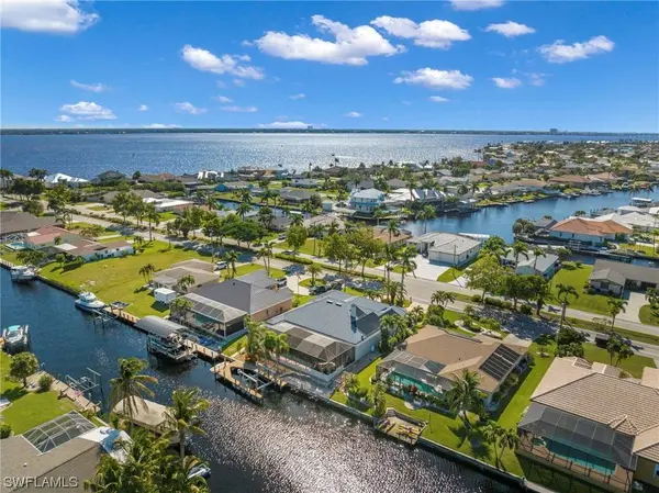 2027 Cornwallis Pkwy, Cape Coral, FL 33904