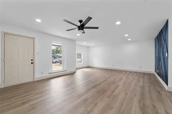 3925 Ivy Ridge Street, Dallas, TX 75241