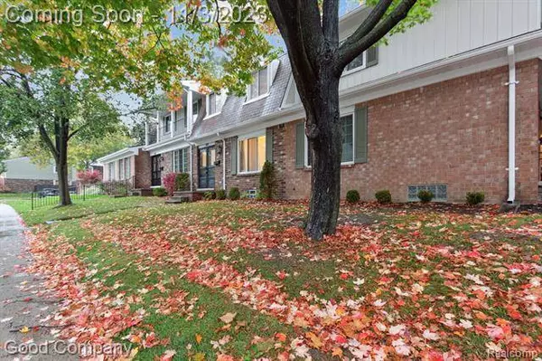 1900 WICKHAM Street, Royal Oak, MI 48073