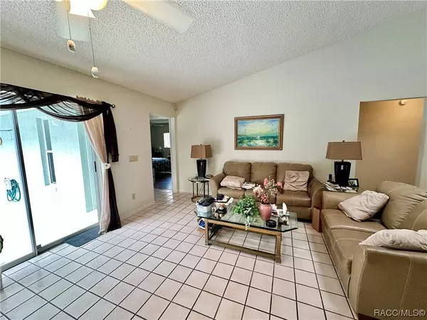 83 Oak Village BLVD, Homosassa, FL 34446