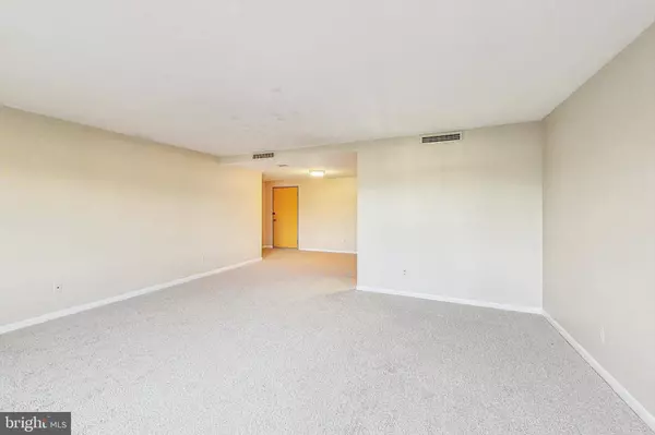 4600 DUKE ST #723, Alexandria, VA 22304