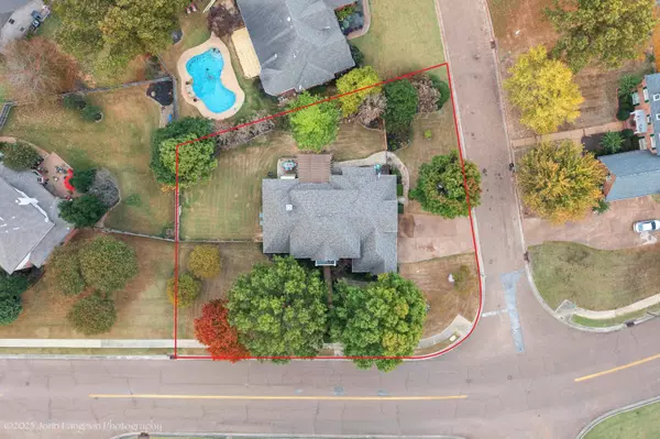 8972 RIVERWOOD FARMS PKY, Memphis, TN 38016