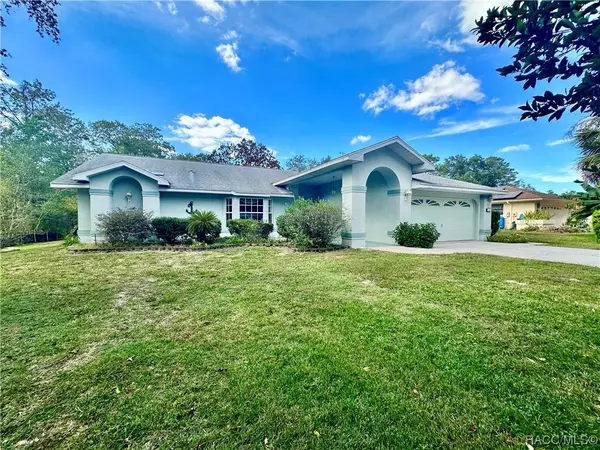 83 Oak Village BLVD, Homosassa, FL 34446