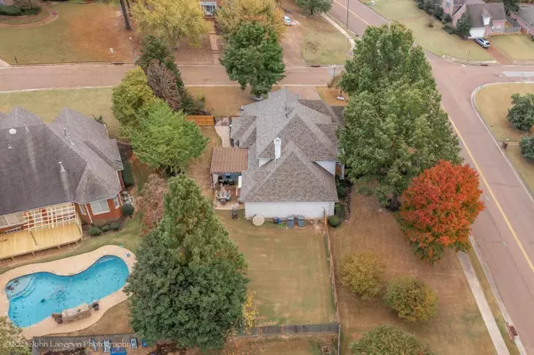 8972 RIVERWOOD FARMS PKY, Memphis, TN 38016