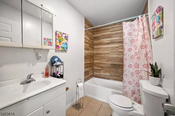 539 Union Ave, Paterson City, NJ 07522