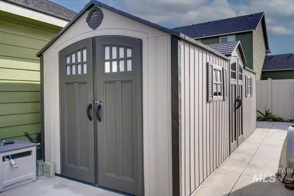 947 E Grand Haven St, Nampa, ID 83686