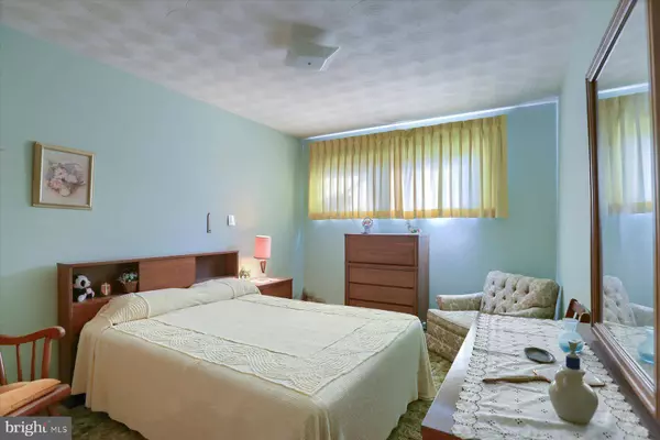 651 DIANE DR, Etters, PA 17319