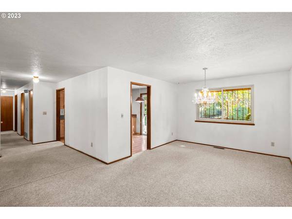 11695 SW FAIRVIEW LN, Portland, OR 97223