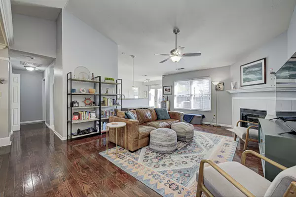 6889 N Denton DR, Mccordsville, IN 46055