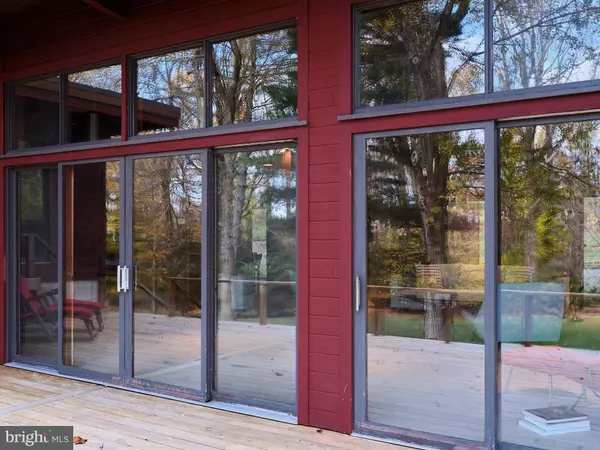 1265 EAGLE RD, New Hope, PA 18938