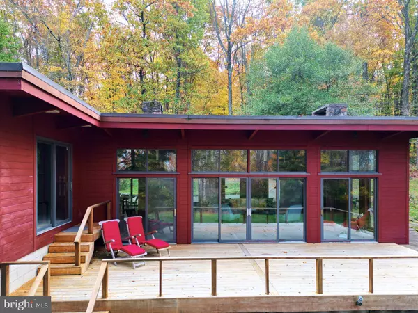 1265 EAGLE RD, New Hope, PA 18938