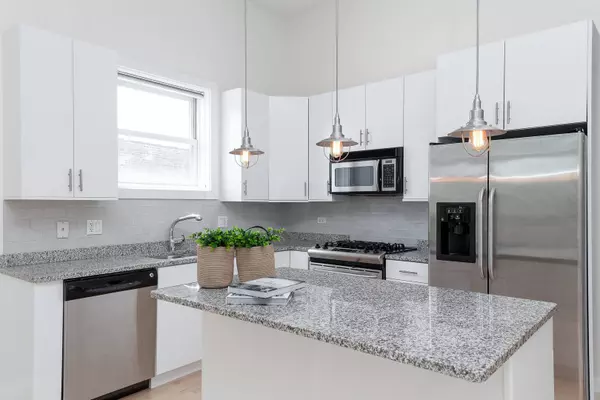 928 N Wolcott AVE #3, Chicago, IL 60622