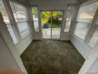 944 KINGS Highway N, Lincoln Park, MI 48146