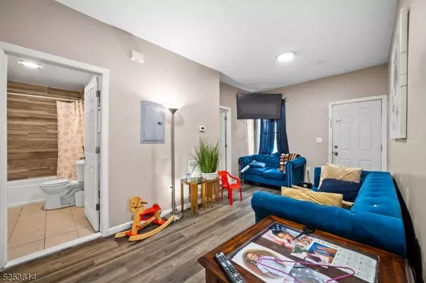 539 Union Ave, Paterson City, NJ 07522