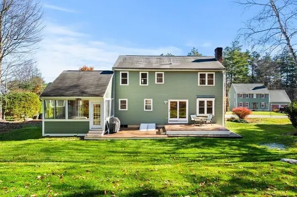 138 Fernwood Dr, Gardner, MA 01440