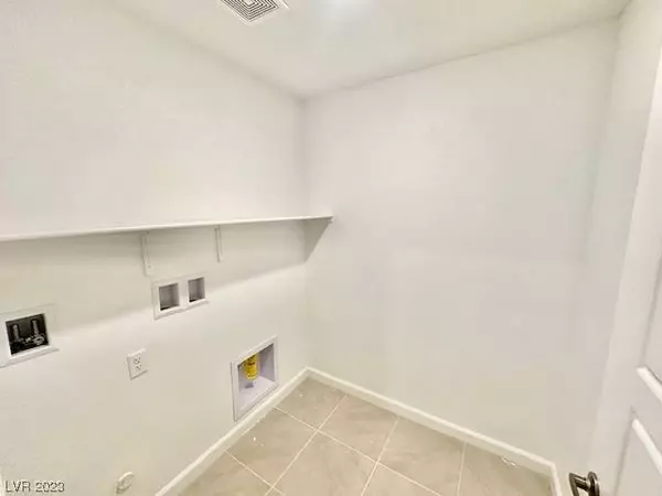 3558 Golden Chariot Avenue, Las Vegas, NV 89106