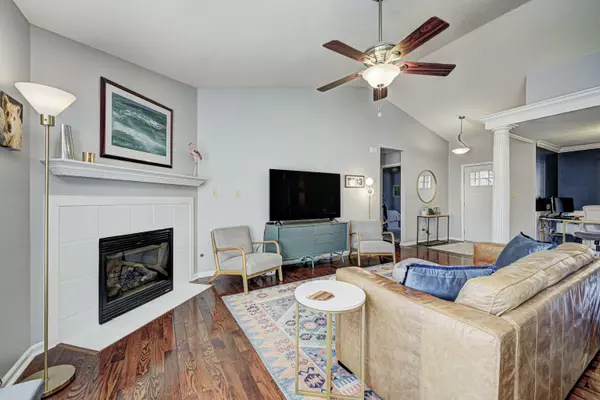 6889 N Denton DR, Mccordsville, IN 46055