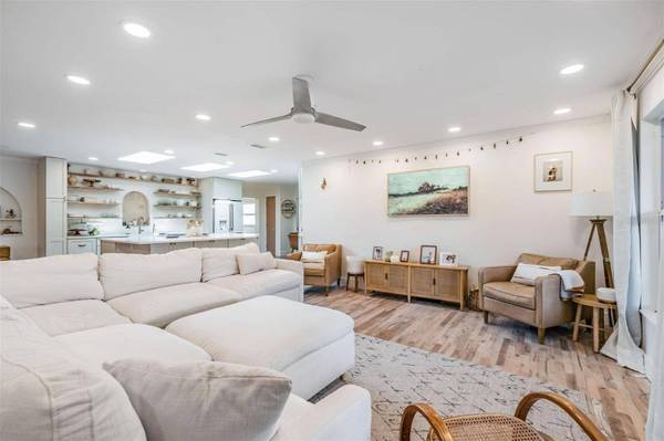 1341 MICHIGAN AVE, Palm Harbor, FL 34683