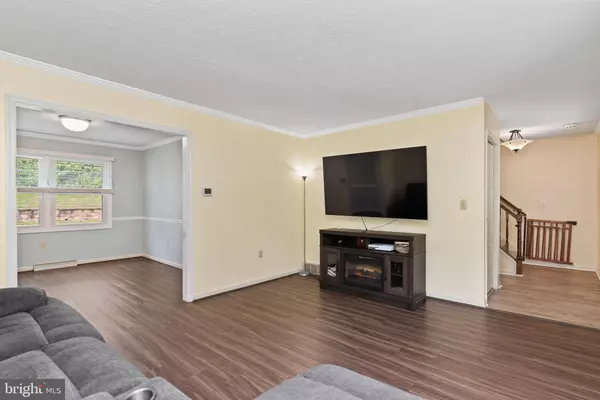 5724 KENWOOD AVE, Harrisburg, PA 17112