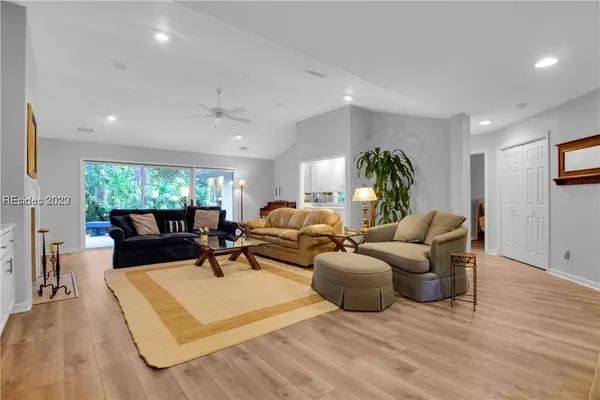 4 Leatherwood CT, Hilton Head Island, SC 29926