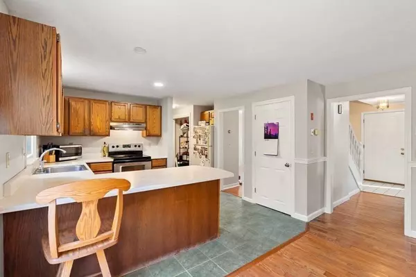 138 Fernwood Dr, Gardner, MA 01440