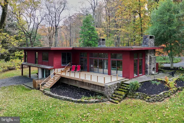 1265 EAGLE RD, New Hope, PA 18938