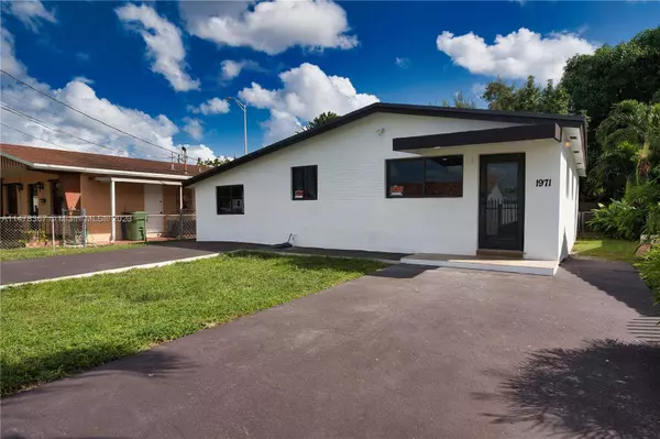 1971 W 2nd Ave, Hialeah, FL 33010