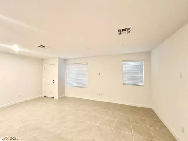 3558 Golden Chariot Avenue, Las Vegas, NV 89106